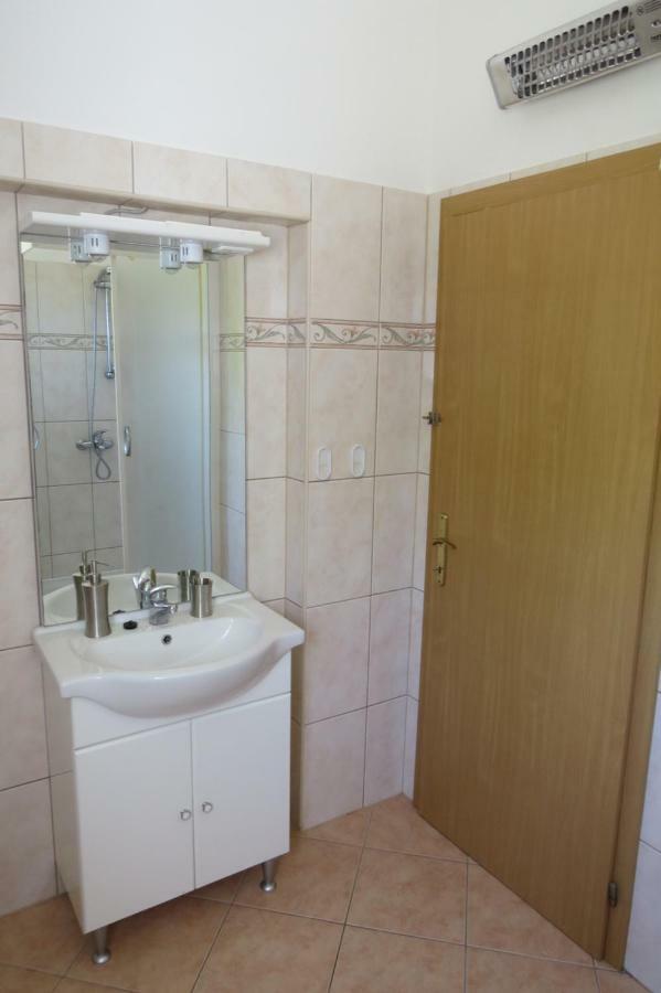 Magistrala Apartment Jesenice  Luaran gambar