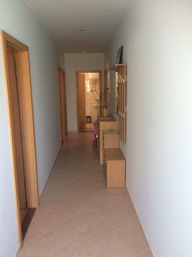 Magistrala Apartment Jesenice  Luaran gambar